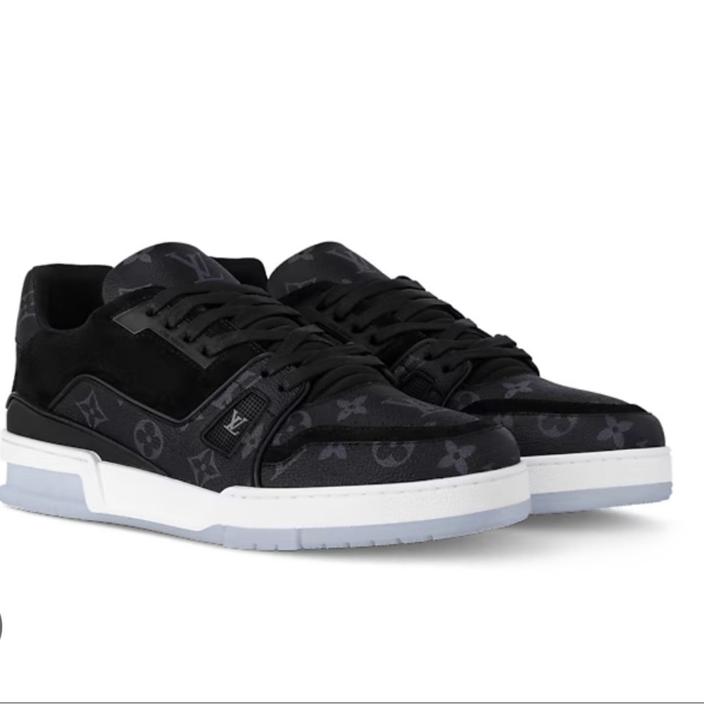 Men’s Louis Vuitton LV Trainer Black and White Sneaker - Picture 5 of 9